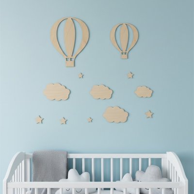 Stickers muraux en bois avec un design unique d'étoile, de nuage et de montgolfière - Le Monde de Charlo & Clara
